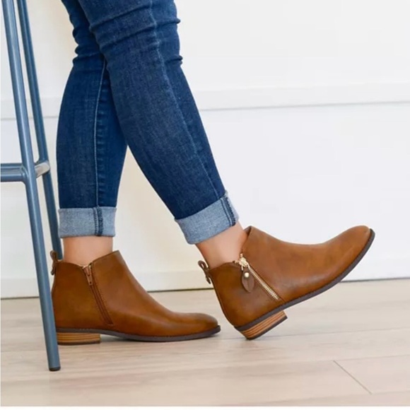 New Journee Collection Women's Ellis Side Zip Ankle Booties size 9 - Picture 7 of 7